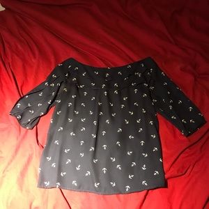 Open shoulder anchor navy blue top L